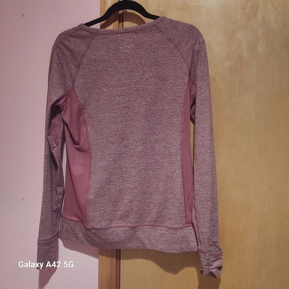 REVA workout top - Picture 9 of 10